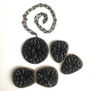 Bakelite 4 pc. Parure Necklace, Buckle, Dress Clip Pair ca 1930-1940